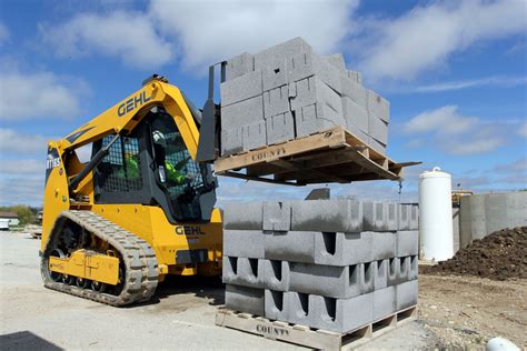 giants skid steer vs telehandler